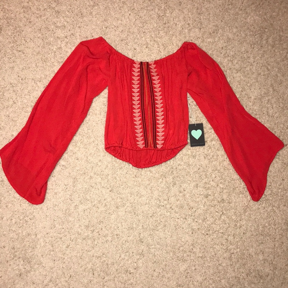 Off-shoulder Crop